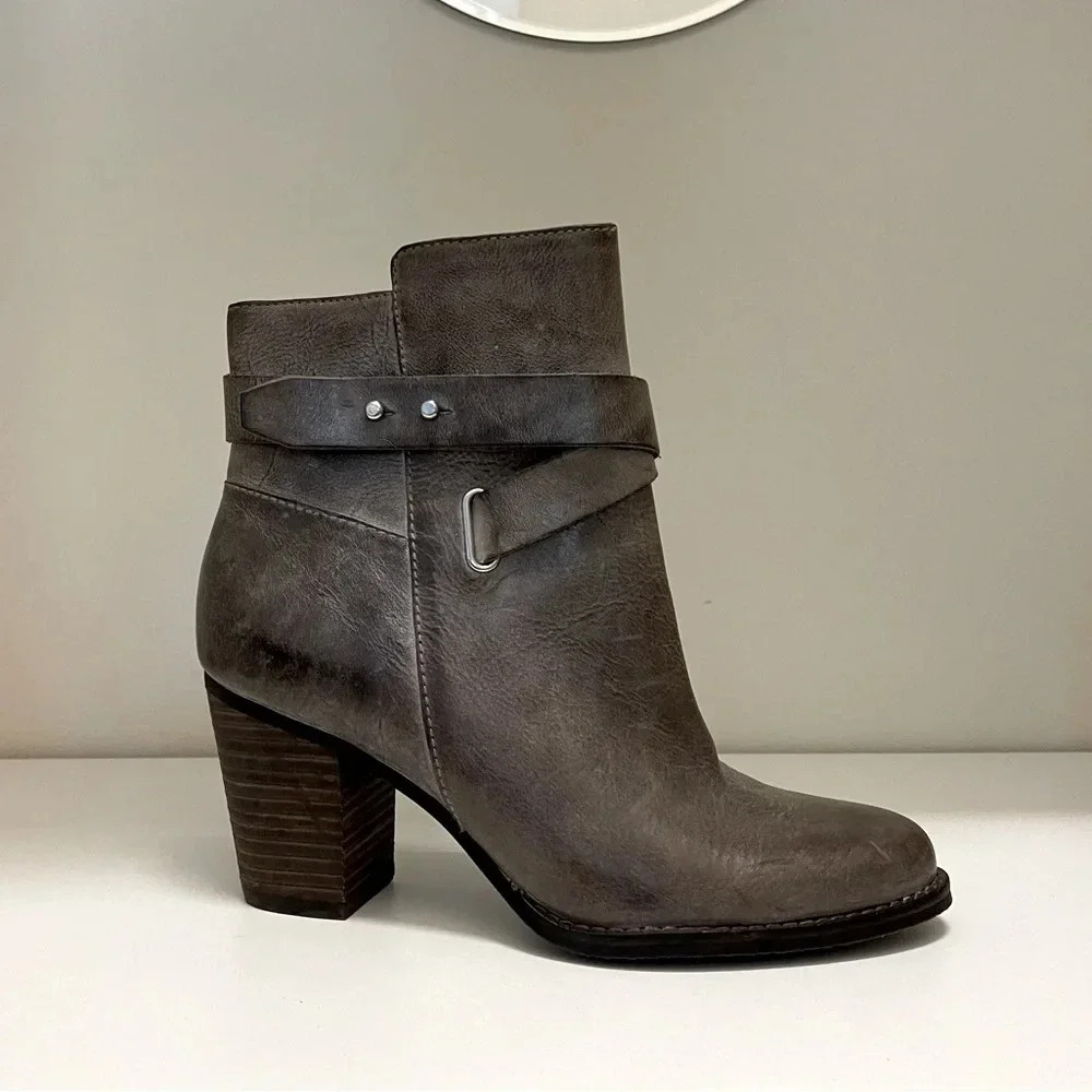 Arturo Chiang Women's Western Boots Distressed NWOB cowgirl event